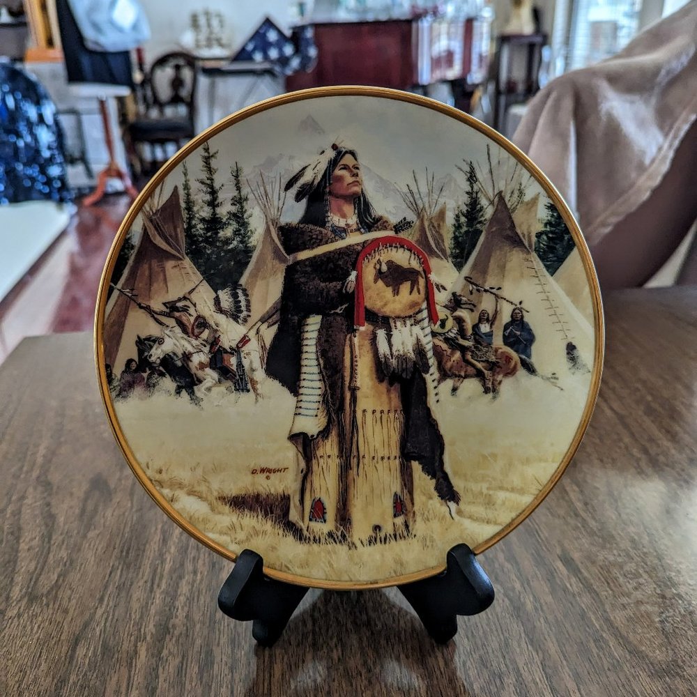 VTG-The Hamilton Collection "Pine Leaf " by David Wright American Indian Plate